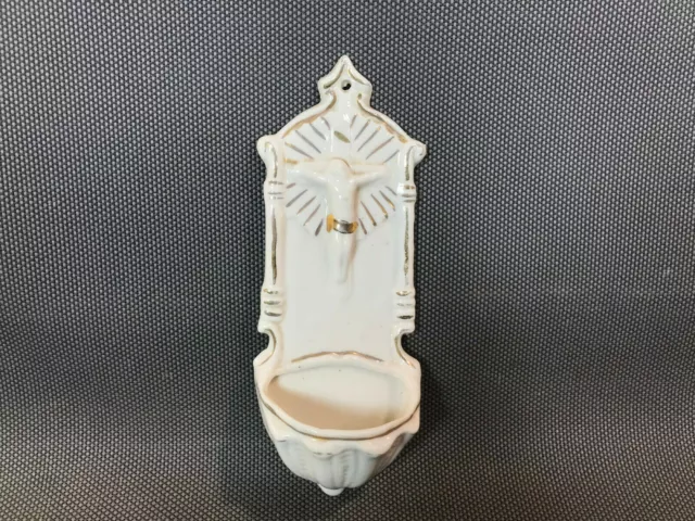 Ancien petit bénitier en porcelaine de Paris 19ème siècle dorures antique stoup