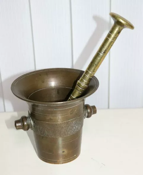 Antiker Bronze Mörser mit Pistill , Höhe 12,5cm , Durchm.13,5cm , 1,8 Kilo /'90