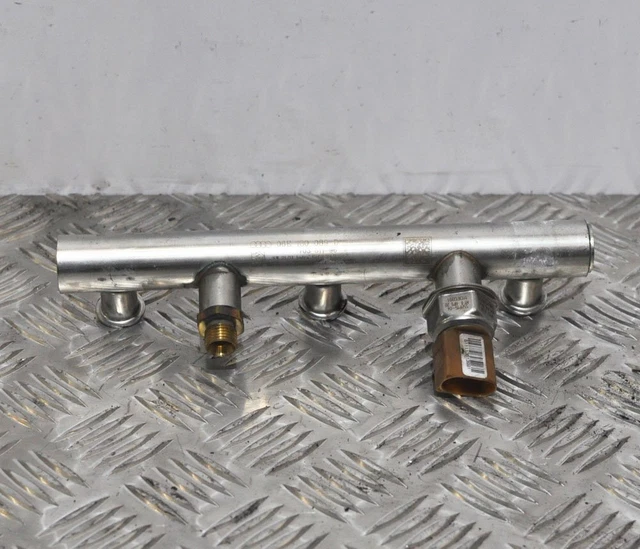 2014 AUDI A4 B8 Fuel Rail with Sensor 06E130089D 3.0 Gasoline 245Kw £20