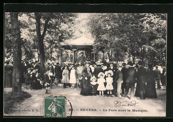 CPA Nevers, Le Parc avec la Musique 1908