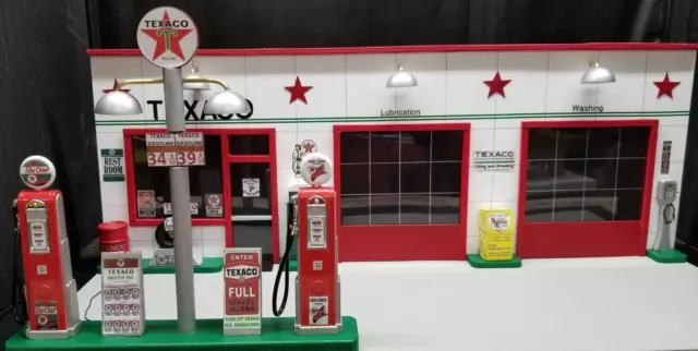 Texaco Gas Station Front W/ 2 Pump Island, Hand Crafted, 1:18Th Scale, Diorama