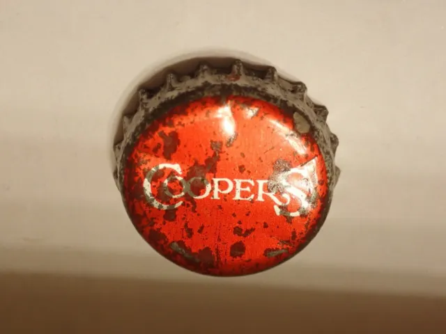 CROWN SEAL BOTTLE CAP COOPERS BEER SOUTH AUSTRALIA GOOD USED CONDITION c1970 RED