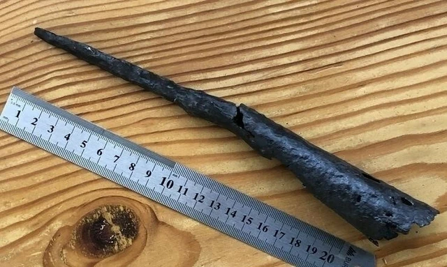 Ancient Spearhead Spear Dart Axe antique Viking Artifact 96g METAL DETECTING FIN