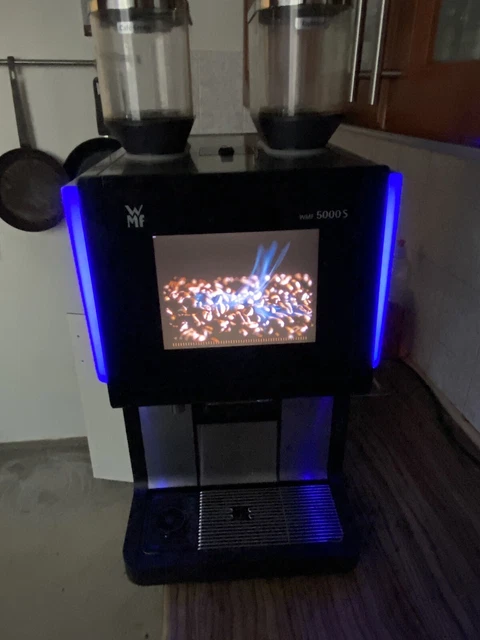 Kaffeeautomat-WMF 5000S mit 2 Behälter