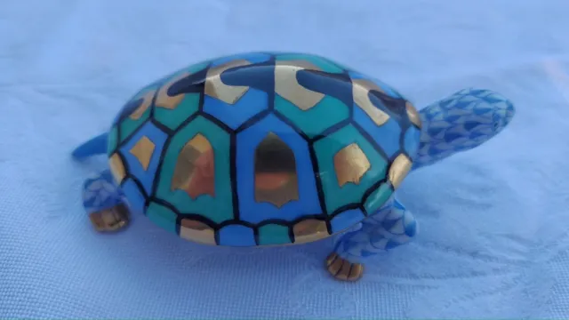 Herend Blue Fishnet Turtle Figurine. Hand Painted. 15302