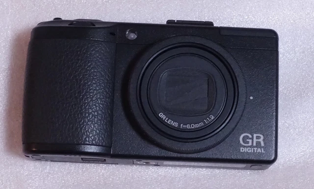 "Excellent++" Ricoh GR DIGITAL III 10.0MP Digital Camera Black 2200 Shots 2