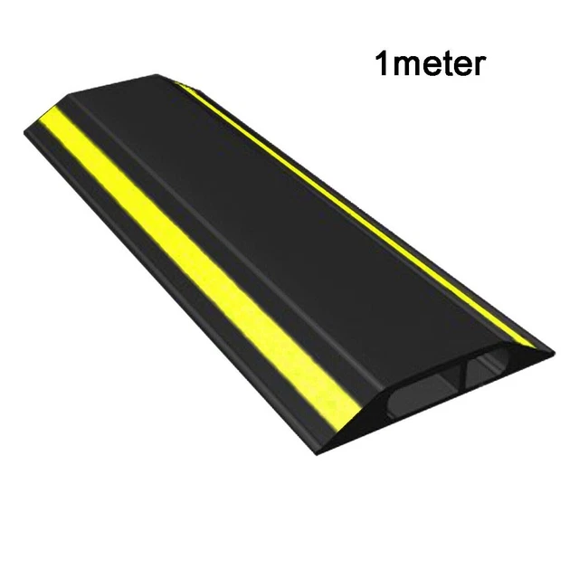 Protezione cavo pavimento giallo e nero facile da individuare ideale per mostre