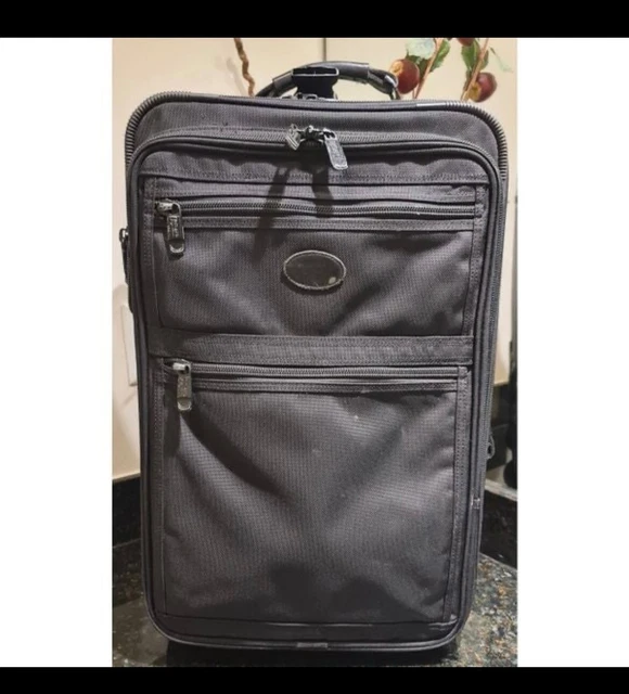Kirkland Signature 22" Upright Expandable Wheeled CarryOn