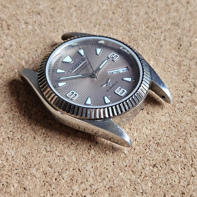 Orologio da uomo Rolex Datejust 36 con lunetta scanalata in oro bianco
