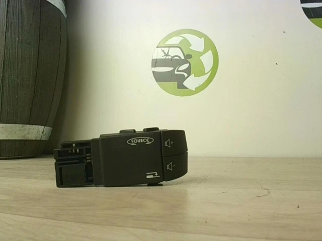 FERNBEDIENUNG RADIO Renault Laguna II (BG) Hatchback 1.8 16V (F4P-770) 2004