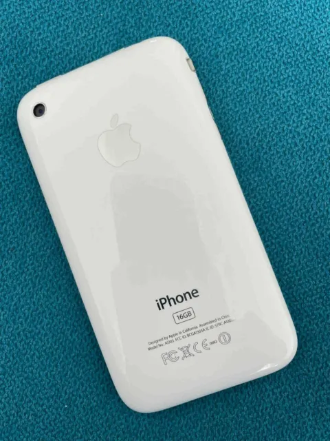 Very rare iOS 3.1.3  Apple iPhone 3GS - 16GB - White (Unlocked) A1303 (GSM)