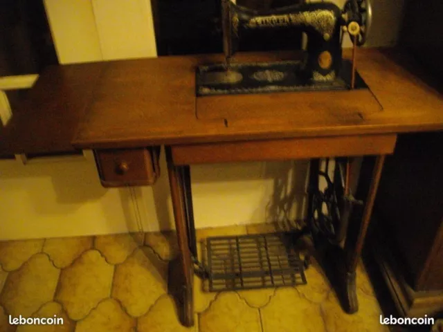 ANCIENNE MACHINE A coudre centenaire , marque SINGER, avec rallonge, en