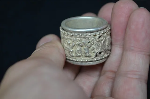 Chinese old wealthy Tibetan silver carving Buddha pattern ring