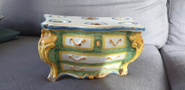 BOUQUETIERE EN FAIENCE DE NEVERS DU XVIIIemeS AUTHENTIQUE CERAMIQUE COMMODE N°2