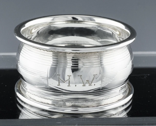 Fine Antique International Sterling Silver Oval Dinner Napkin Ring M.W Monogram