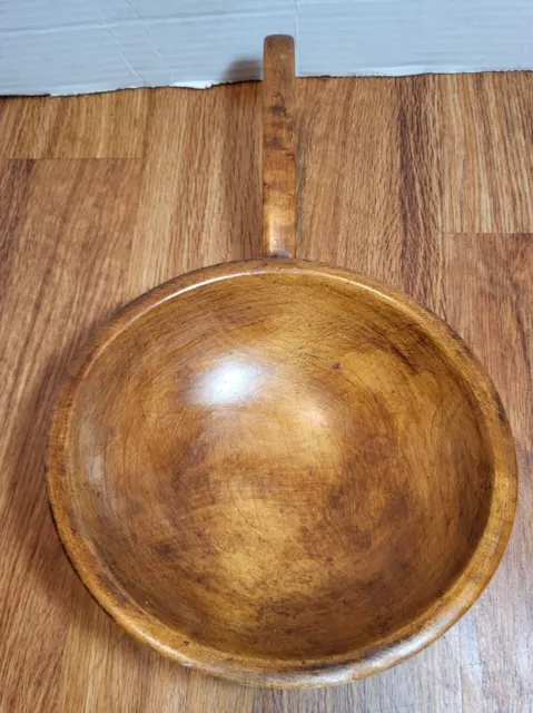 Munising Wood Products Wooden Serving Bowl  with 3 Legs & Handle. Footed Read