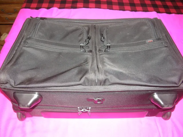Tumi Alpha Wheeled 14.5"x22"x8.5" Garment Bags - Black