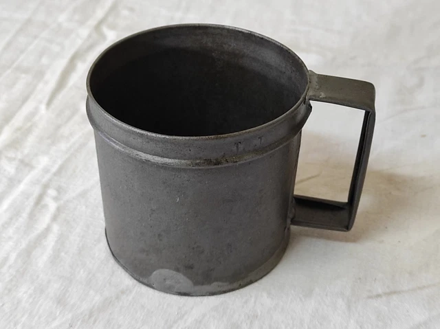 ANCIENNE PETITE MESURE à lait, à grain - aluminium - 1/4 litre - 7 x 7
