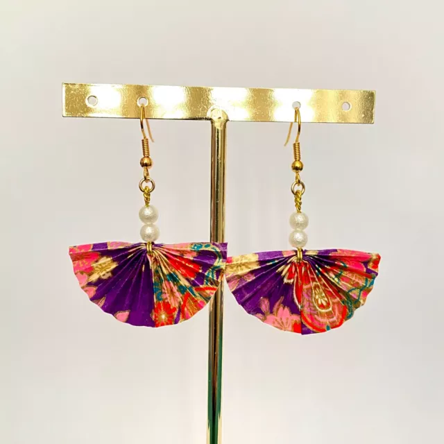 boucles d'oreilles éventail en origami violet à motif japonais et de fleurs