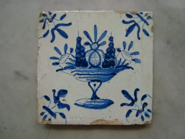 nice 17th century delft handpainted  tile with fruitbowl 1650