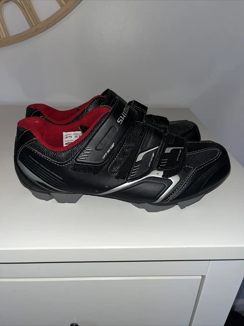 Shimano XC30 Herren Fahrradschuhe MTB Gr. 8/42 Shimano Clips schwarz