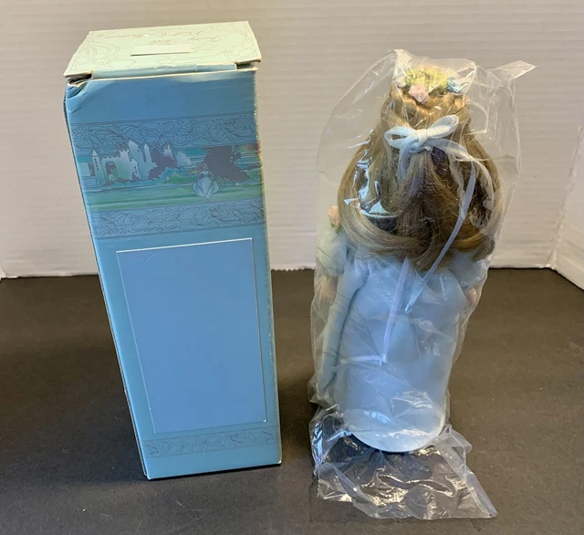1984 Avon Fairy Tale Collection Cinderella 9" Porcelain Doll & Stand ds1437 2