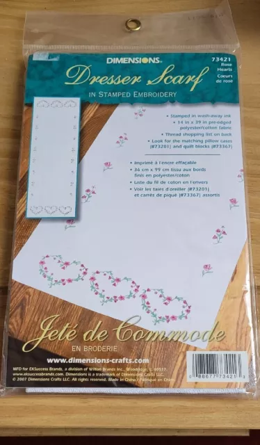 Abmessungen gestempelt Stickerei Kommode Schal/Läufer ""Rose Hearts"" 73421
