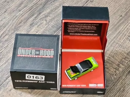 1:64 DIECAST 1970 Plymouth AAR Cuda by GreenLight Under The Hood