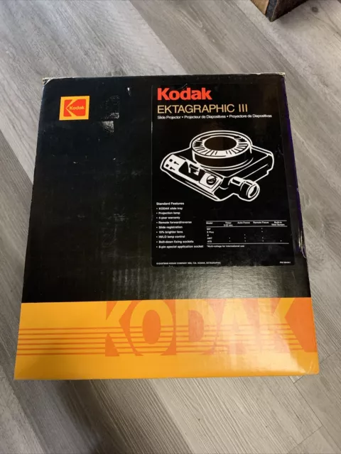 Kodak Ektagraphic III ATS Slide Carousel Projector W/Zoom Lens Tray TESTED WORKS