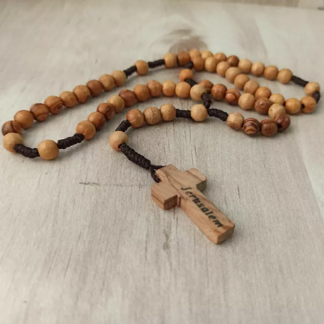 Chapelet de Jérusalem béni, perles en bois d'olivier, croix de jésus, terre...