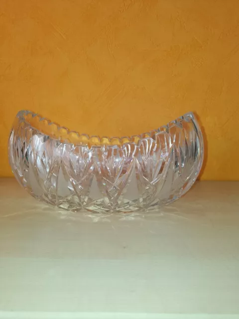 Wunderschöne Schale aus weißem Bleikristall Lausitzer Glas
