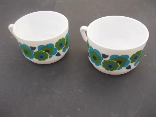 Lot 2 tasses à café Arcopal 1970 fleurs bleues vertes opaline Arques design 70 ! 3