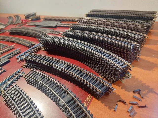 Lot de 32 rails courbes et droits Ho - Modélisme