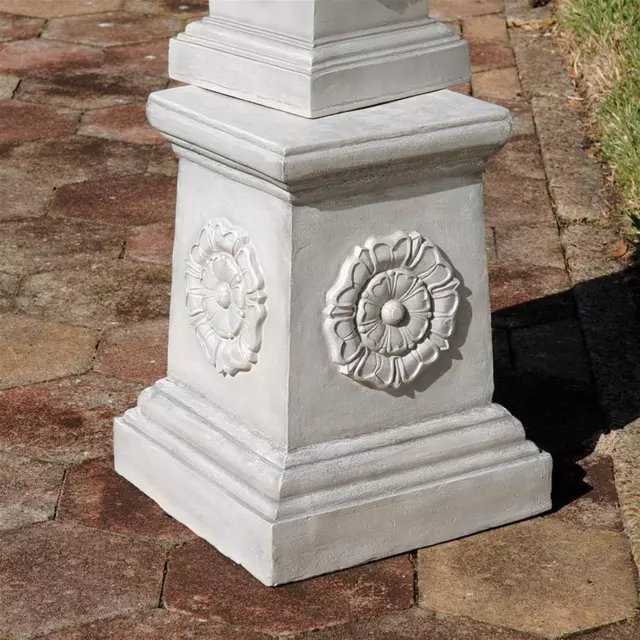 Design Toscano English Rosette Garden Sculptural Plinth: Grande