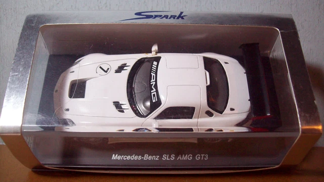 Ixo 1:43 Mercedes-Benz SLS AMG Year of the Rooster ToyFair Nürnberg