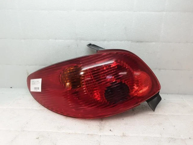 Feu Arrière Gauche Peugeot 206 - Référence 6350R4, Phase 2 Break, état Occasion