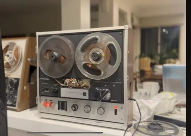 Toshiba Model GT-811S Reel to Reel tape recorder 3