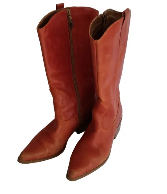 Tanara Women's Leather Western Boots. Size 6 US. Made In Brazil. Pre-owned.