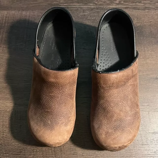 Sanita Brown Leather Clogs Size 38 EU 8 US Womens Clogs Shoes EUC