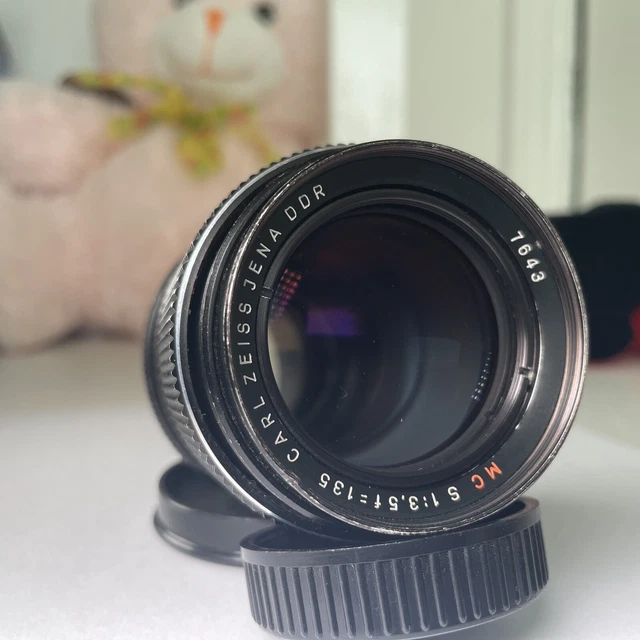 Lente Carl Zeiss 135 mm 1:3,5 Jena DDR M42 montaje a tornillo rojo MC