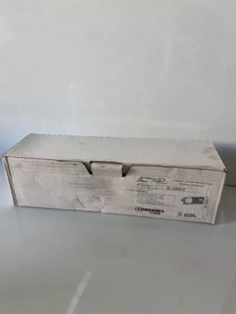 1 New Air Products and Controls SL-2000-P Conventional Duct Smoke Detector