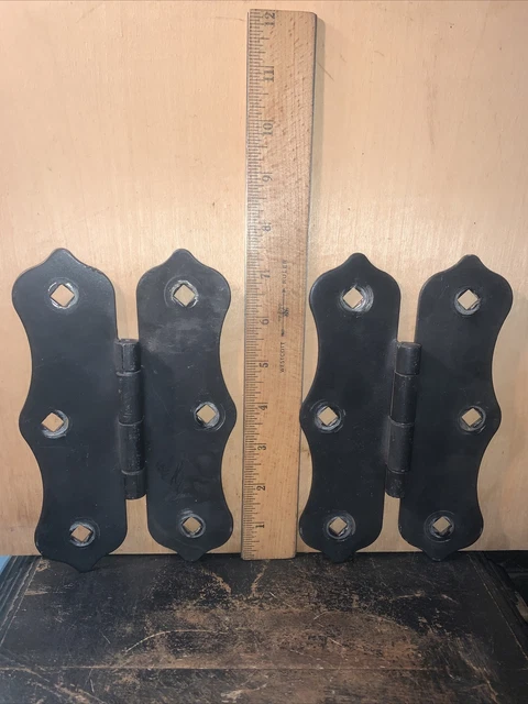 Chippy Paint Used Heavy Hinges for Fence Gate Barn Door. 7.5 Inch