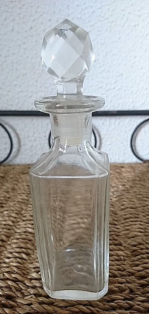 Flacon De Parfum Ancien En Cristalnull