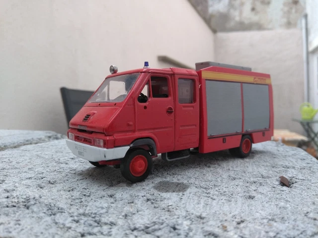 Miniature Eligor 1/43 – Renault Master B120 Double Cabine – Pompiers Heinis – Occasion