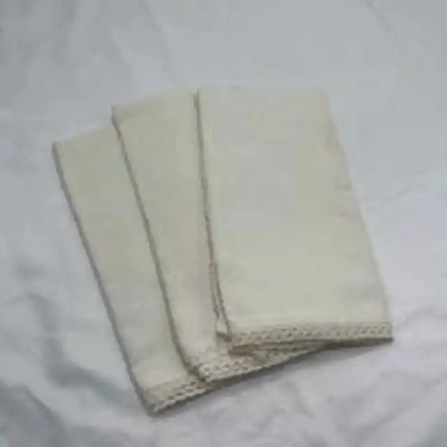 VTG set of three linen napkins