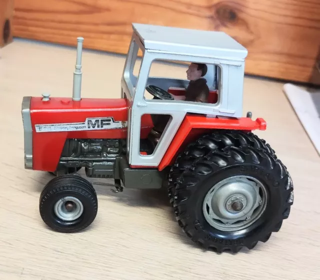 BRITANS FARM TOYS  MASSEY FERGUSON TRACTOR 595. (Twin wheels)