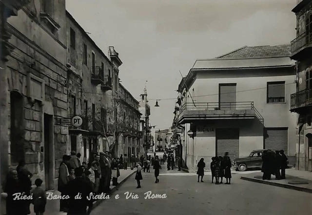 RIESI ( CALTANISSETTA) Banco di Sicilia  e via Roma , vg 1958 f.g. ANIMATA BELLA