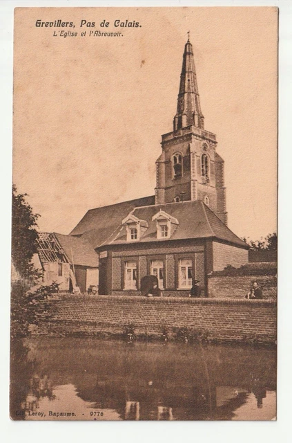 GREVILLERS - Pas de Calais - CPA 62 - l' église et l' Abreuvoir - traces d' hum.