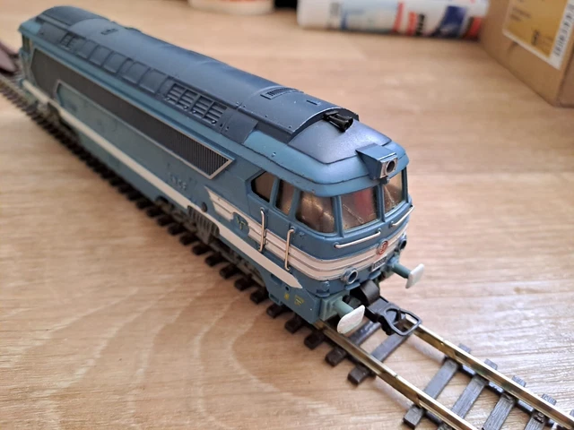 Locomotive diesel Fleischmann en fonction d'éclairage pour modélisme ferroviaire à l'échelle HO