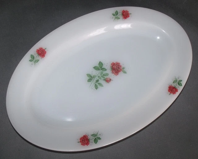 Plat Ovale Arcopal Vintage – Motif Fleurs, 36x23 Cm, Verre Blanc